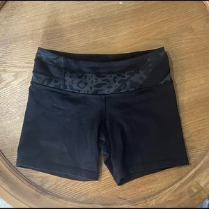 Lululemon 4” reversible short